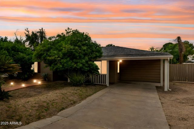 6842 N 10TH Place, Phoenix, AZ 85014