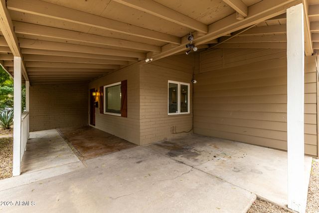 6842 N 10TH Place, Phoenix, AZ 85014