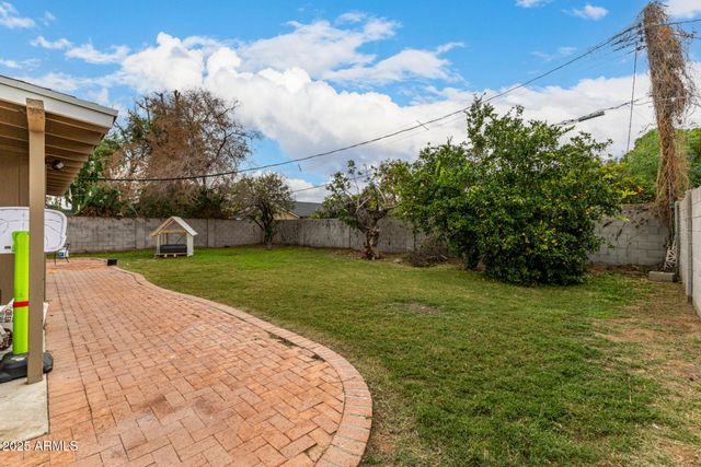 6842 N 10TH Place, Phoenix, AZ 85014