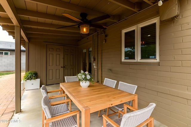 6842 N 10TH Place, Phoenix, AZ 85014