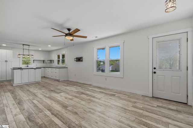 129 Bradley Drive, Pickens, SC 29671