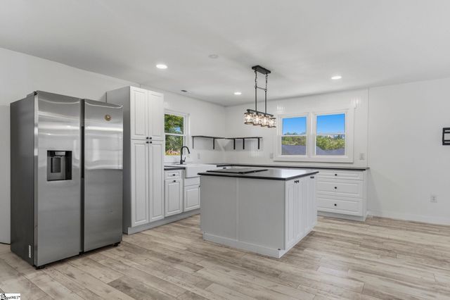 129 Bradley Drive, Pickens, SC 29671