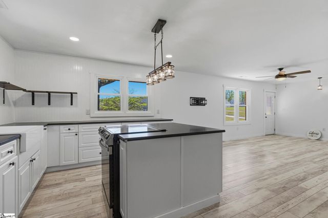129 Bradley Drive, Pickens, SC 29671