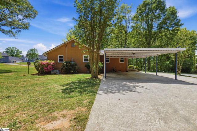 129 Bradley Drive, Pickens, SC 29671