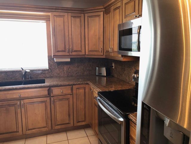 3040 Lake Shore Drive 504, Riviera Beach, FL 33404