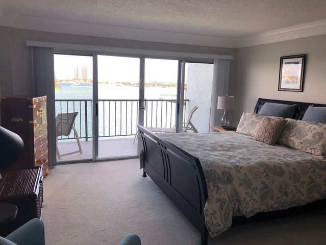 3040 Lake Shore Drive 504, Riviera Beach, FL 33404