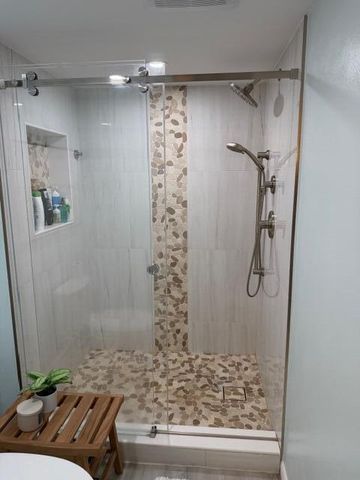 3040 Lake Shore Drive 504, Riviera Beach, FL 33404