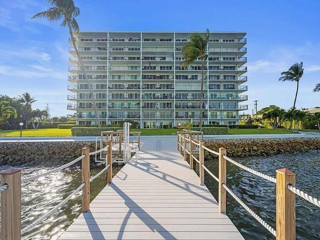 3040 Lake Shore Drive 504, Riviera Beach, FL 33404