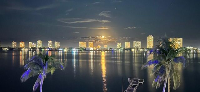 3040 Lake Shore Drive 504, Riviera Beach, FL 33404