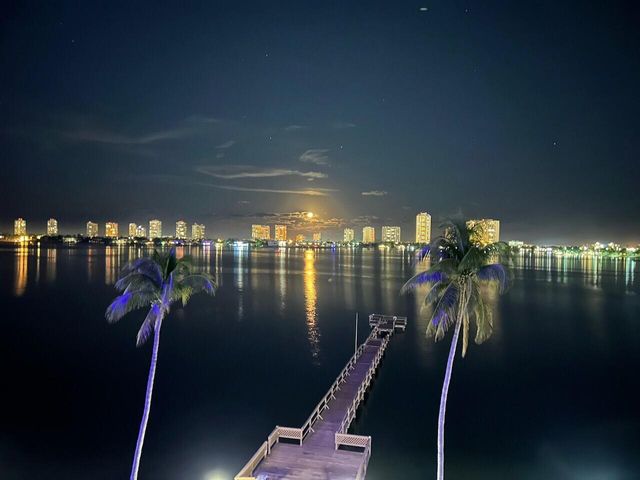 3040 Lake Shore Drive 504, Riviera Beach, FL 33404