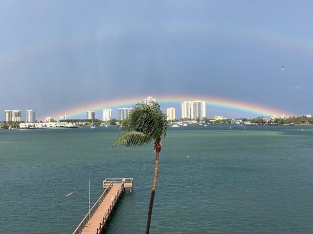 3040 Lake Shore Drive 504, Riviera Beach, FL 33404