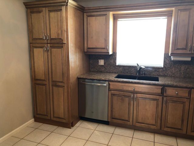 3040 Lake Shore Drive 504, Riviera Beach, FL 33404