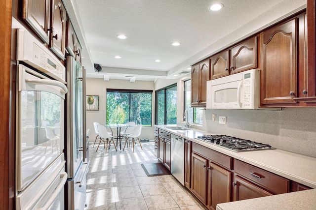 62 Tennis Club Drive, Rancho Mirage, CA 92270