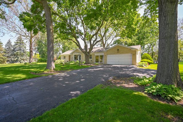 325 Lambert Road, Glen Ellyn, IL 60137
