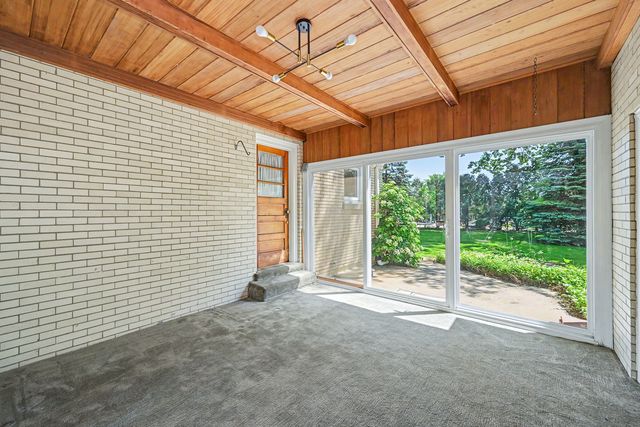 325 Lambert Road, Glen Ellyn, IL 60137