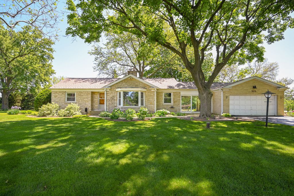 325 Lambert Road, Glen Ellyn, IL 60137