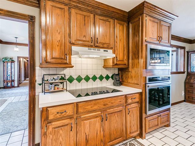 1201 Stable Rock Road, Yukon, OK 73099