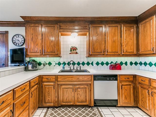 1201 Stable Rock Road, Yukon, OK 73099