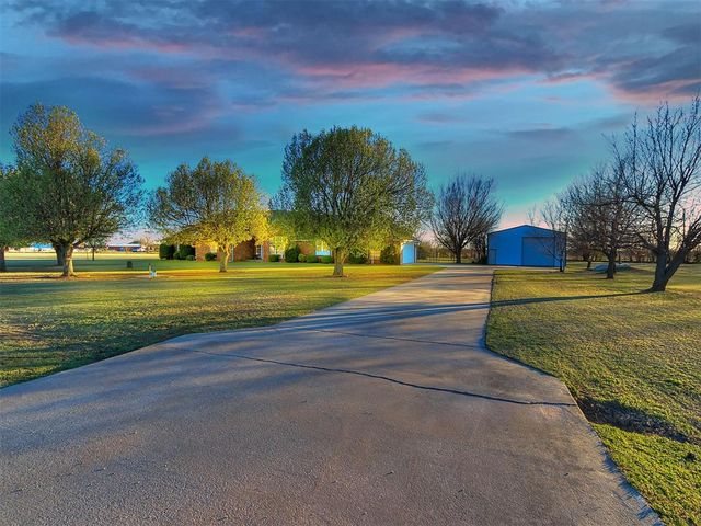 1201 Stable Rock Road, Yukon, OK 73099