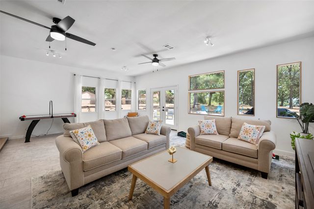 106 Earl Kay Lane, Tool, TX 75143