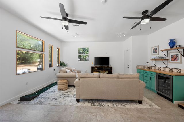 106 Earl Kay Lane, Tool, TX 75143