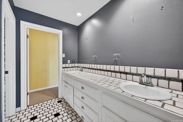 506 castano, San Antonio, TX 78209