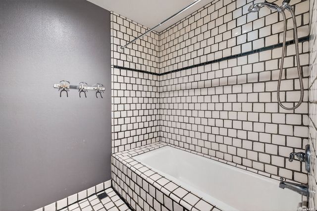 506 castano, San Antonio, TX 78209