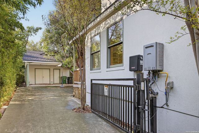 506 castano, San Antonio, TX 78209