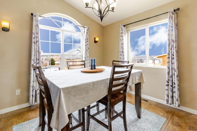 6521 SEMINOLE LN, Rapid City, SD 57702