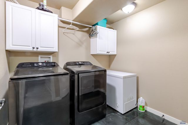 6521 SEMINOLE LN, Rapid City, SD 57702