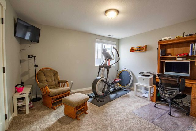 6521 SEMINOLE LN, Rapid City, SD 57702