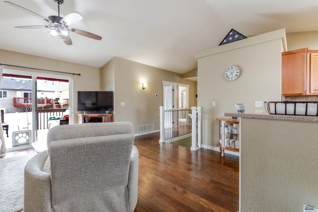 6521 SEMINOLE LN, Rapid City, SD 57702