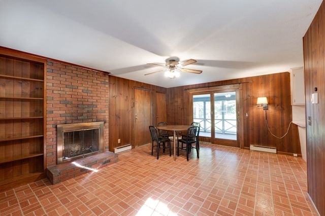 29 Indian Spring Rd, East Longmeadow, MA 01028