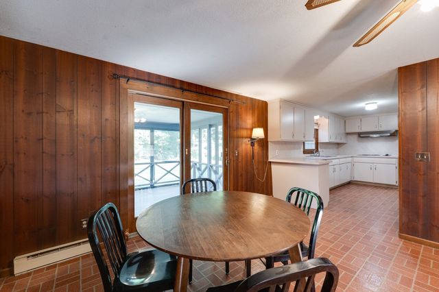 29 Indian Spring Rd, East Longmeadow, MA 01028