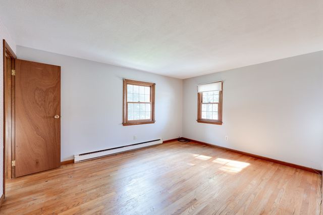 29 Indian Spring Rd, East Longmeadow, MA 01028