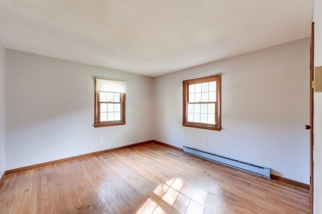 29 Indian Spring Rd, East Longmeadow, MA 01028
