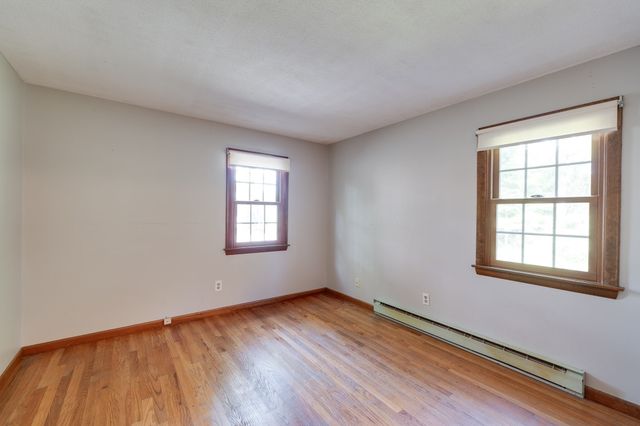 29 Indian Spring Rd, East Longmeadow, MA 01028