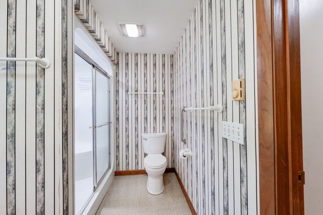 29 Indian Spring Rd, East Longmeadow, MA 01028