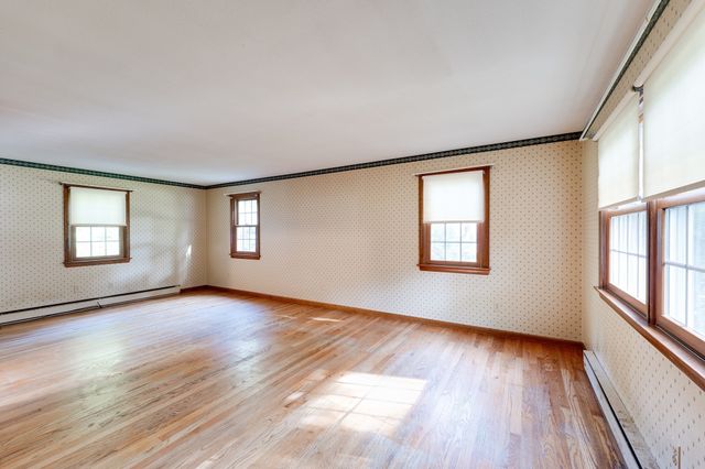 29 Indian Spring Rd, East Longmeadow, MA 01028