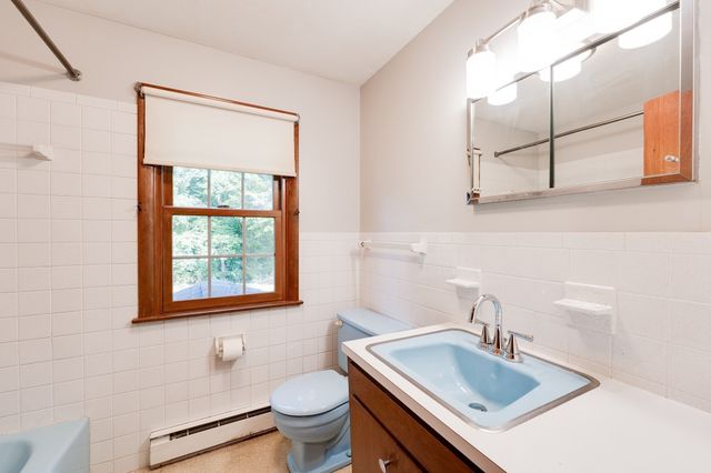 29 Indian Spring Rd, East Longmeadow, MA 01028