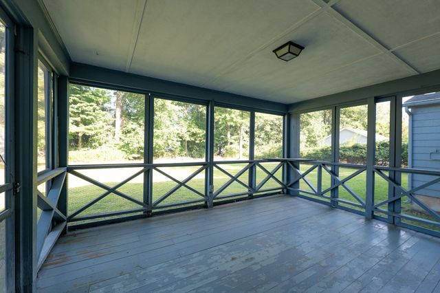 29 Indian Spring Rd, East Longmeadow, MA 01028