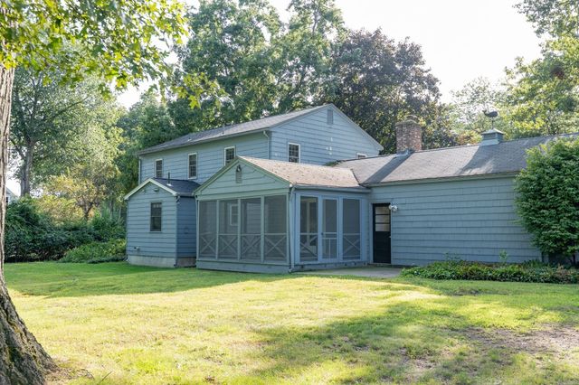 29 Indian Spring Rd, East Longmeadow, MA 01028