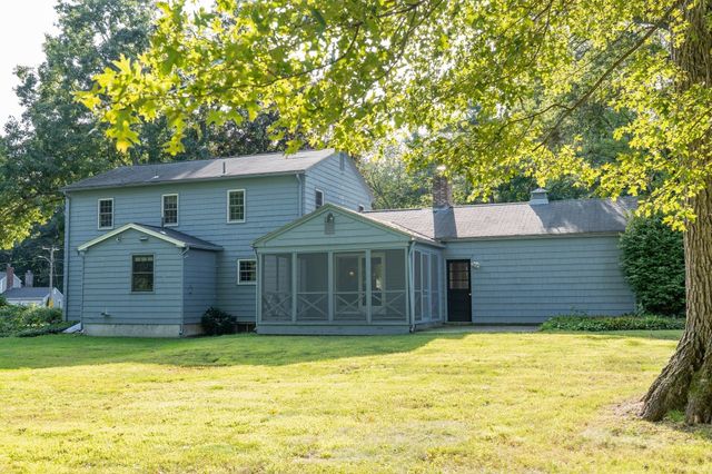 29 Indian Spring Rd, East Longmeadow, MA 01028