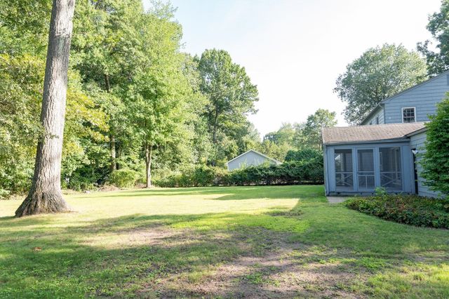 29 Indian Spring Rd, East Longmeadow, MA 01028