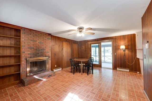 29 Indian Spring Rd, East Longmeadow, MA 01028