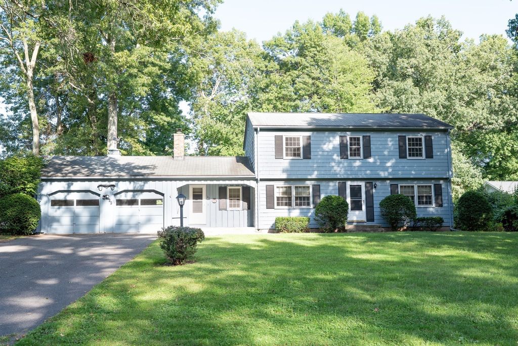 29 Indian Spring Rd, East Longmeadow, MA 01028