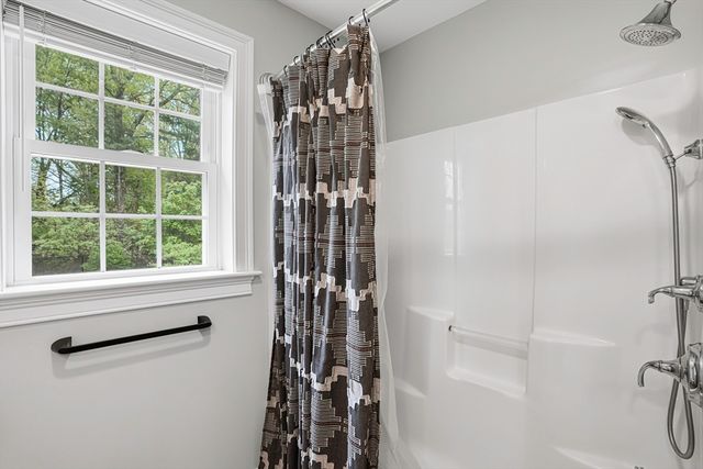 38 Gikas Ln, Marlborough, MA 01752