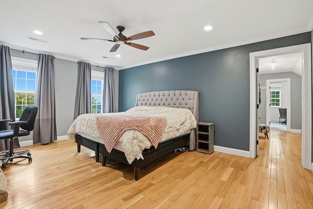 38 Gikas Ln, Marlborough, MA 01752