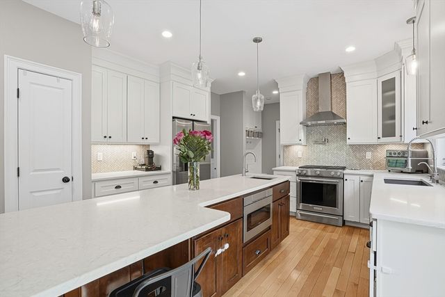 38 Gikas Ln, Marlborough, MA 01752