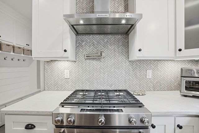38 Gikas Ln, Marlborough, MA 01752